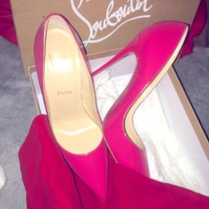 CHRISTIAN LOUBOUTIN PUMPS 👠